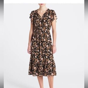 LES SEREIN
Carissa Flutter Sleeve Dress